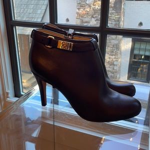 Amazing condition coach ankle boots
